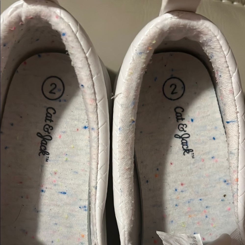 Cat & Jack Kids White Slip-On Shoes Size 2 - Picture 3 of 12